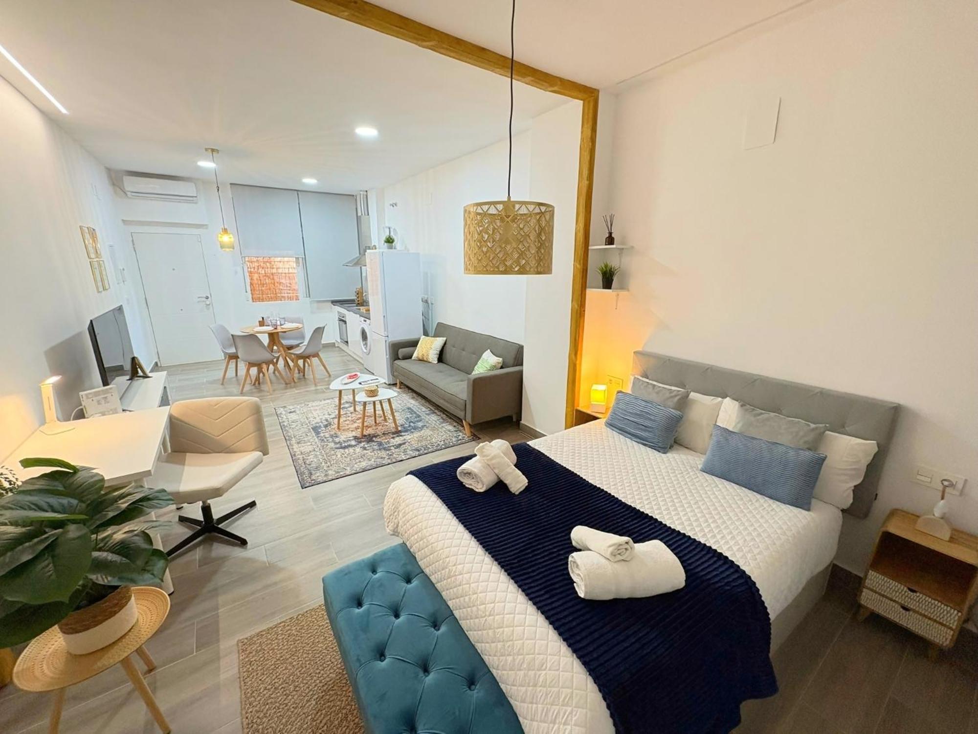 Apartamento Estudio Maria Zambrano A Pasos De La Estacion Málaga